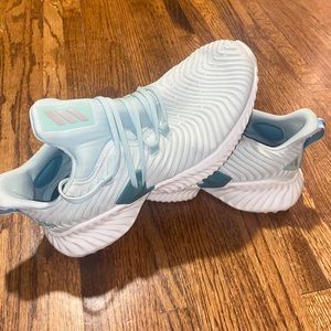adidas alpha Bounce teal running shoes size 9.5